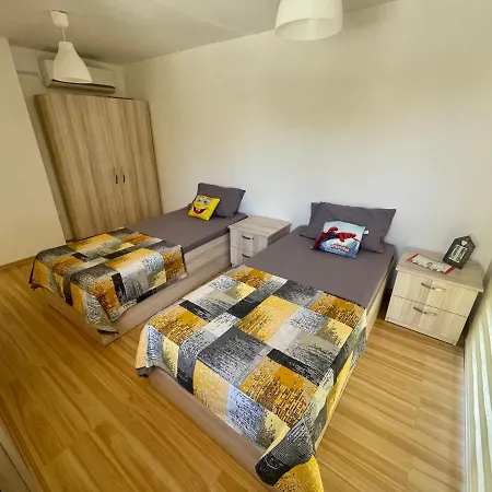 Apartment Tiny House With Pool Mountain View & 100mt To Sea.